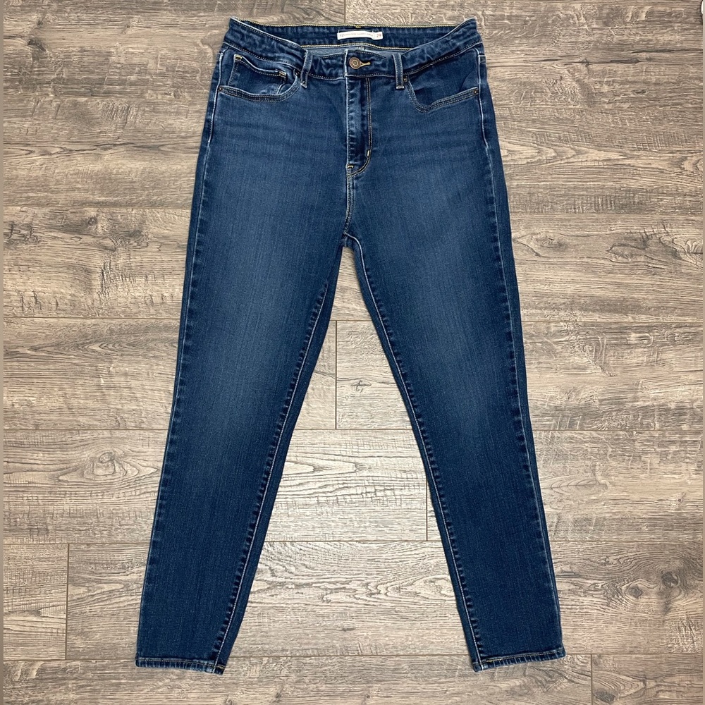 Levi’s 721 High Rise Skinny Ankle Jeans 29